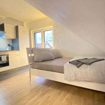Charmantes Studio-Apartment Im Herzen Von Neureut - Fussbodenheizung, Regendusche, Waschmaschine, Stellplatz Карлсруэ Экстерьер фото
