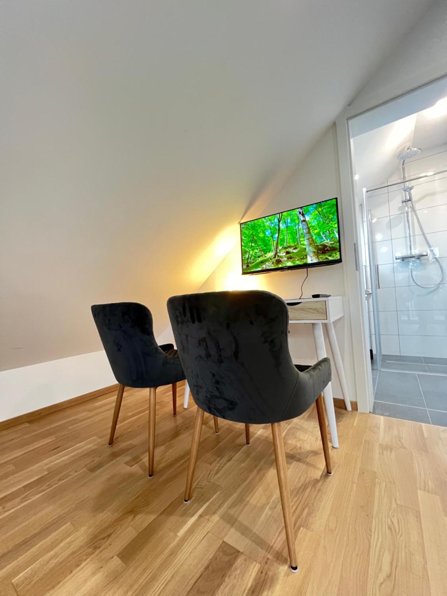 Charmantes Studio-Apartment Im Herzen Von Neureut - Fussbodenheizung, Regendusche, Waschmaschine, Stellplatz Карлсруэ Экстерьер фото